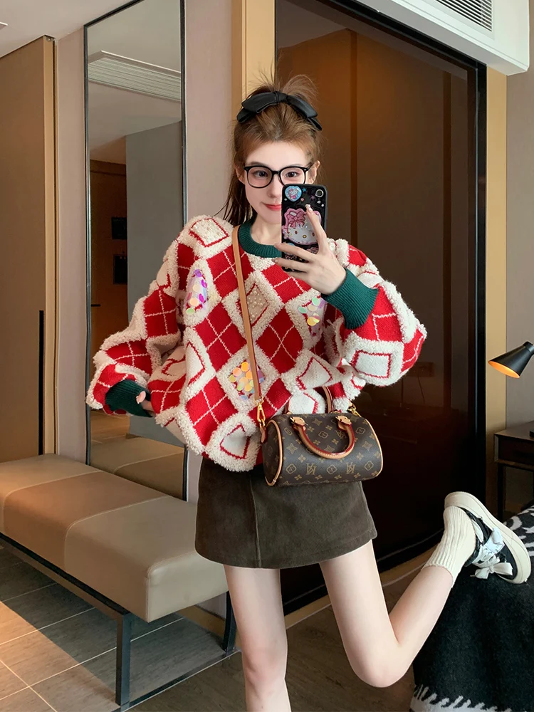 Женский свитер с красными ромбами и блестками новинка 2024 осенне-зимняя
