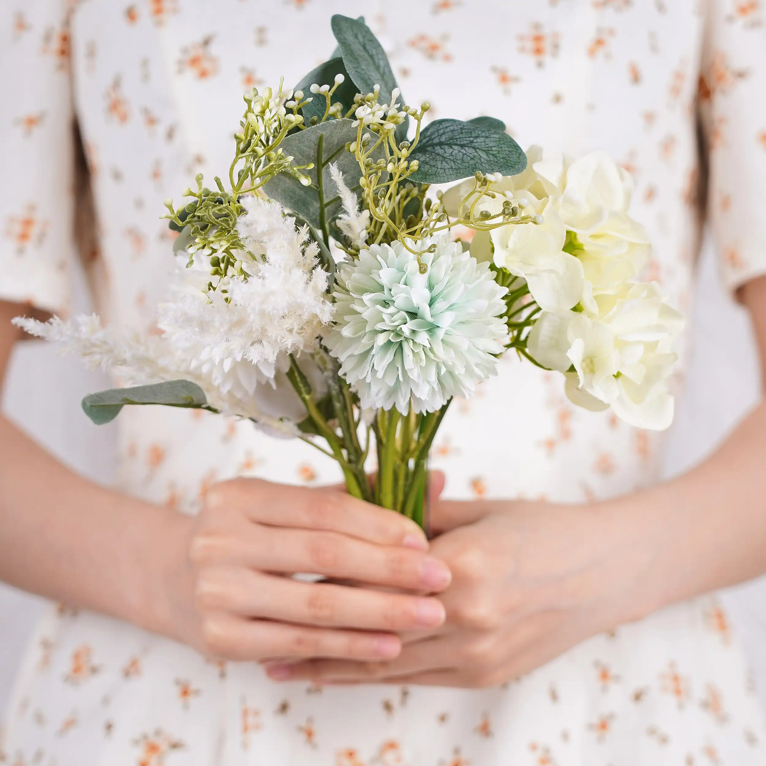 

Silk Roses Artificial Flowers Decoration Fake Plastic Plants Bouquets for Party Table Decor Flower Arrangement Bulk Home Decor