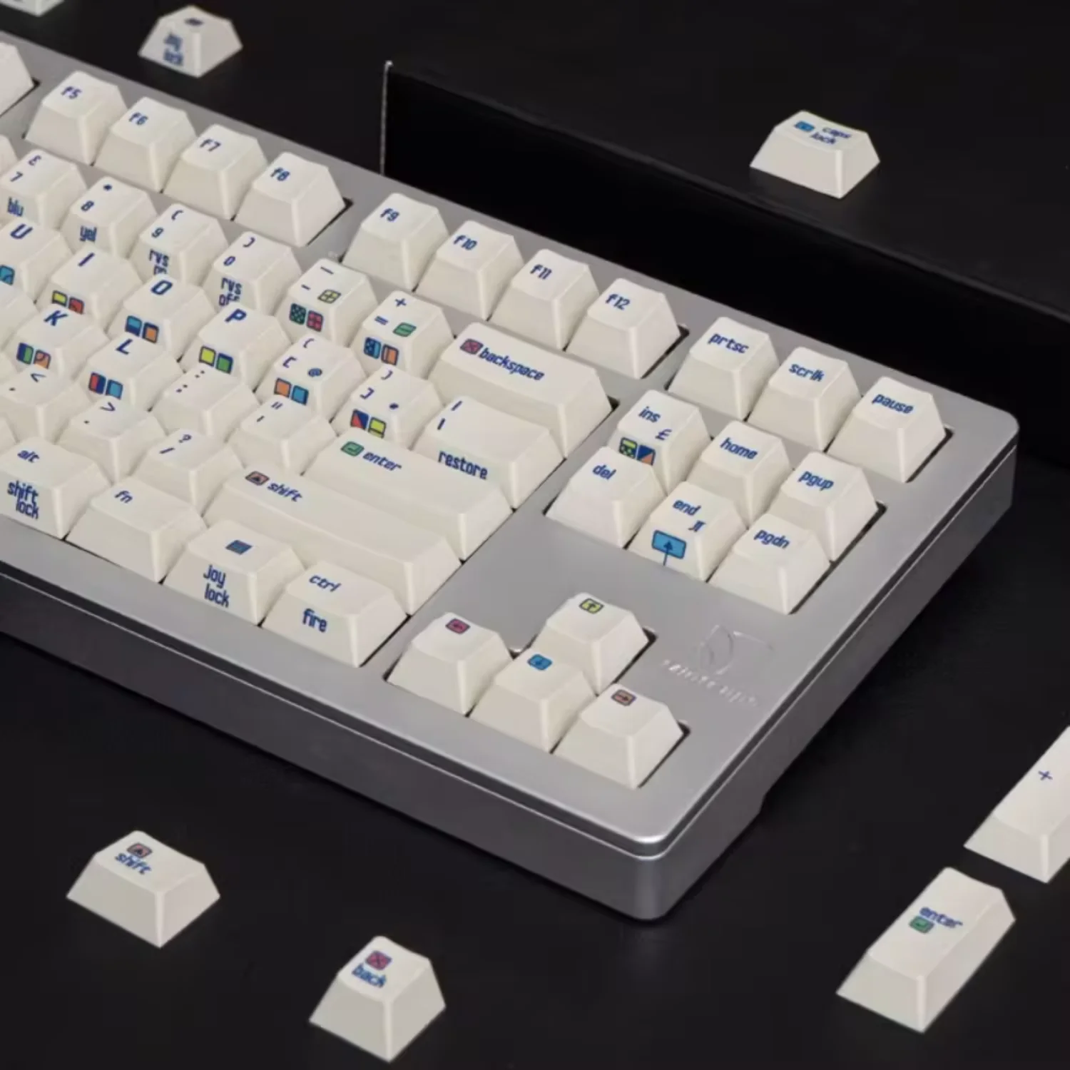 Винтажные индивидуализированные клавиатуры с гравировкой по бокам вишни