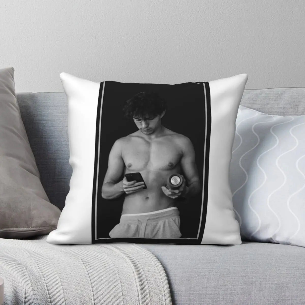 

Чехол с квадратной подушкой Tom Holland, черно-белый чехол из полиэстера и льна, бархатный декоративный чехол с застежкой-молнией, чехол для поду...