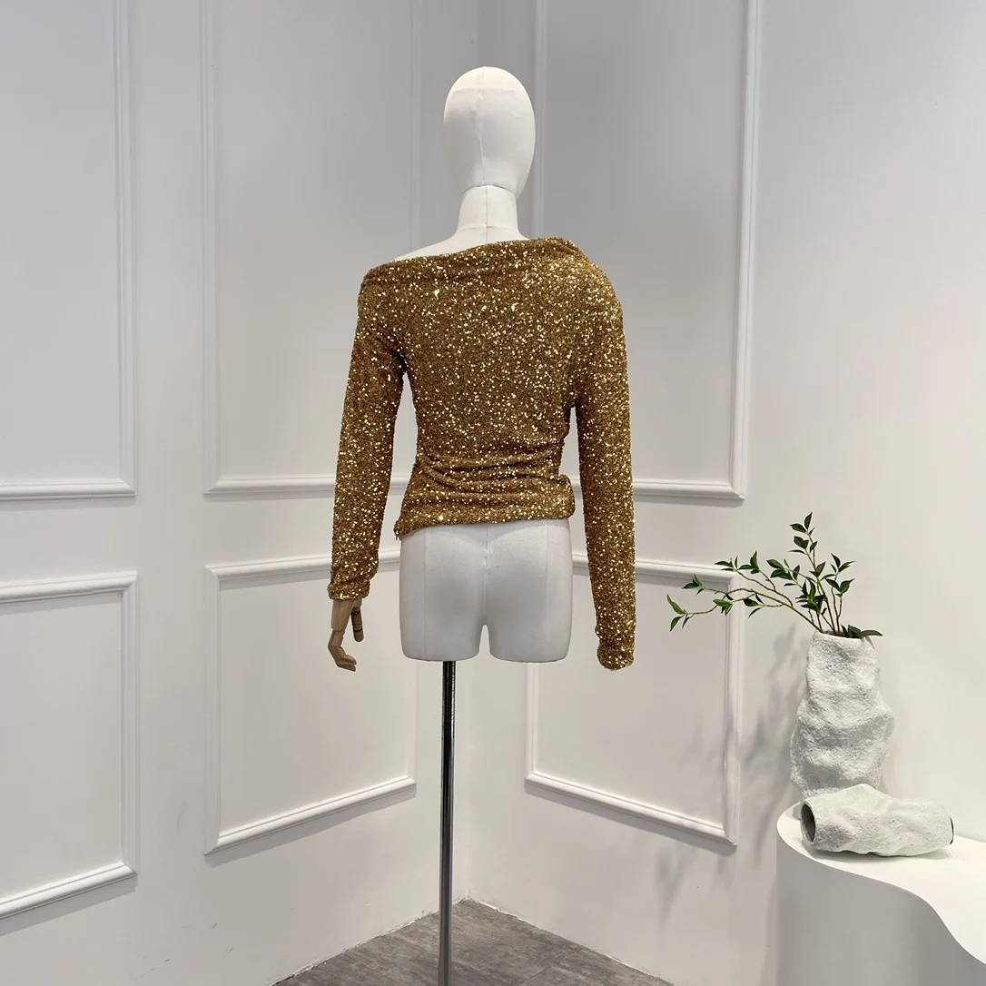 Рисунок 4 - Женский топ с длинным рукавом