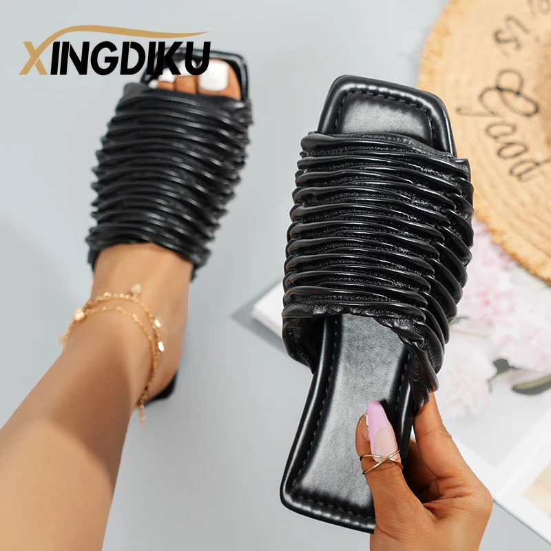 

Flat Square Toe Ladies Slippers Large Size Fashion Pleated Outdoor Party Sandals Flat Low Heel Pool Sandals zapatos de mujer