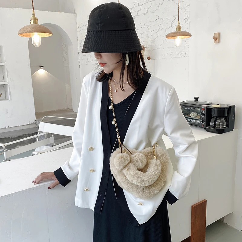 

Heart-shaped Fluffy Bags For Women 2022 Chains Plush Tote Bag Soft Furry Bags Small Luxury Designer Handbag Fur Shoulder Bag Sac