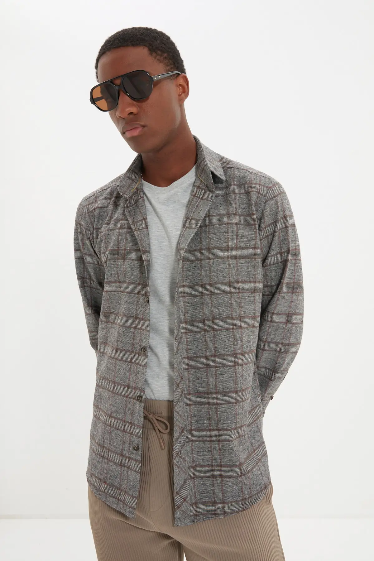 

Мужская приталенная рубашка в клетку, с воротником на пуговицах, TMNAW21GO0665