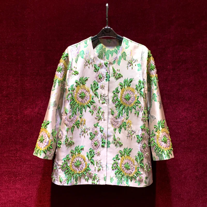 

Женская одежда в европейском и американском стиле на зиму 2022, Зеленый жаккардовый модный тренчкот с плотными простроченными бусинами и рук...