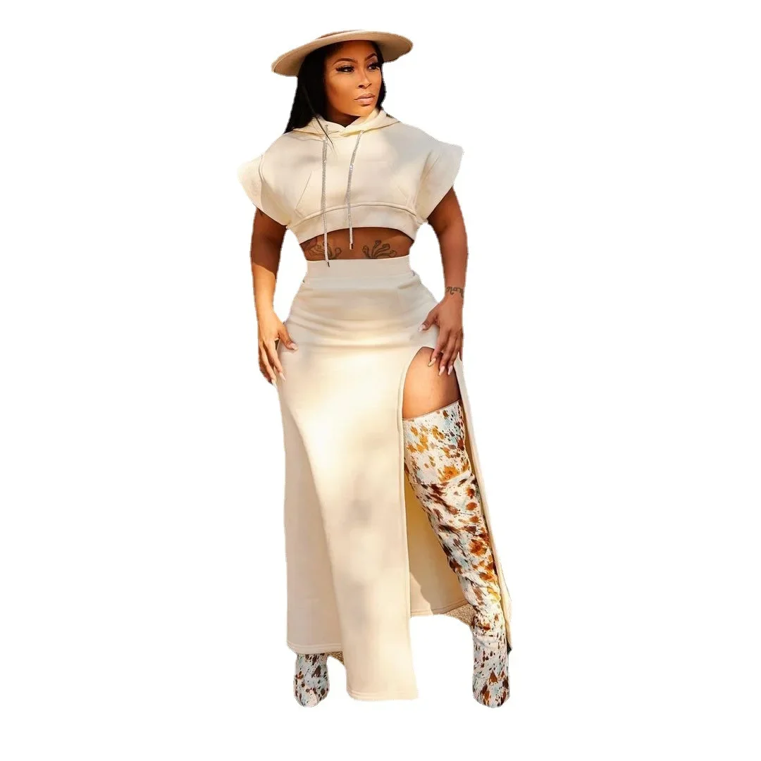 Летний женский комплект из двух предметов с капюшоном без рукавов