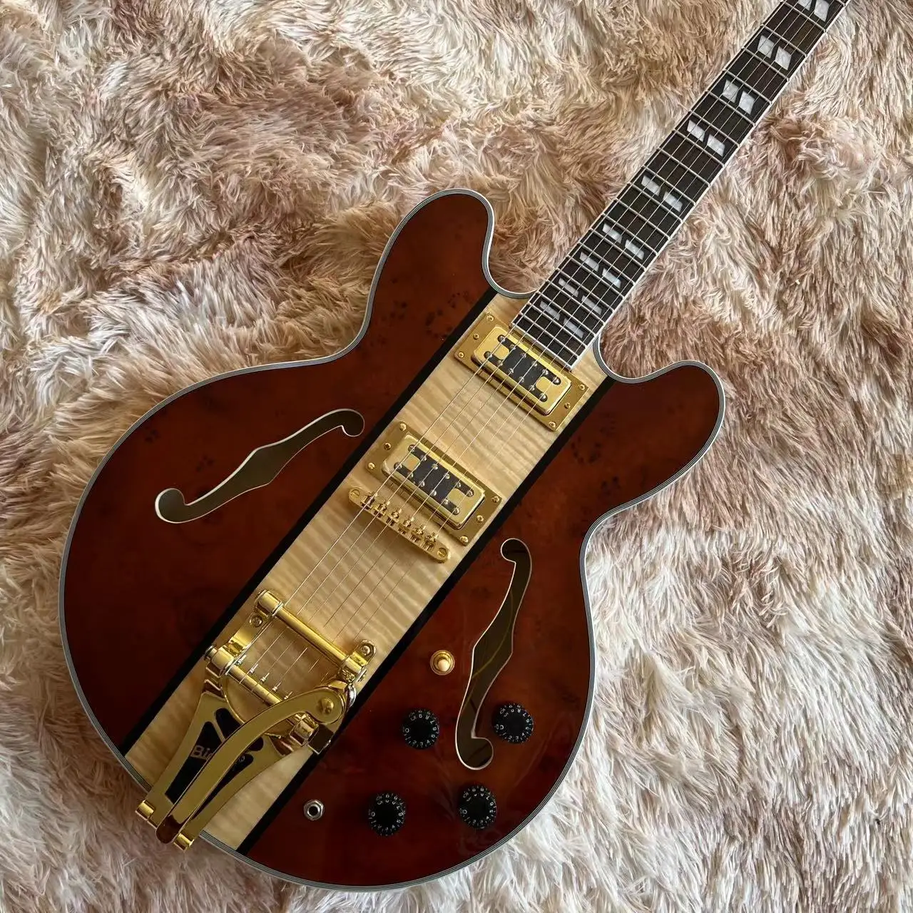 

Custom jazz Electric Guitar Semi-hollow body Guitarra,vibrato system