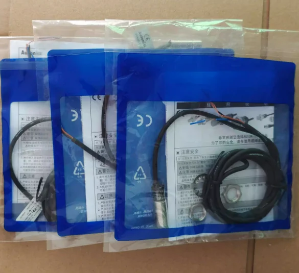 

5pcs PR12-4DN cylindrical proximity switch sensor NPN PNP dc three-wire often open PR12-4DN2 PR12-4DP PR12-4DP2