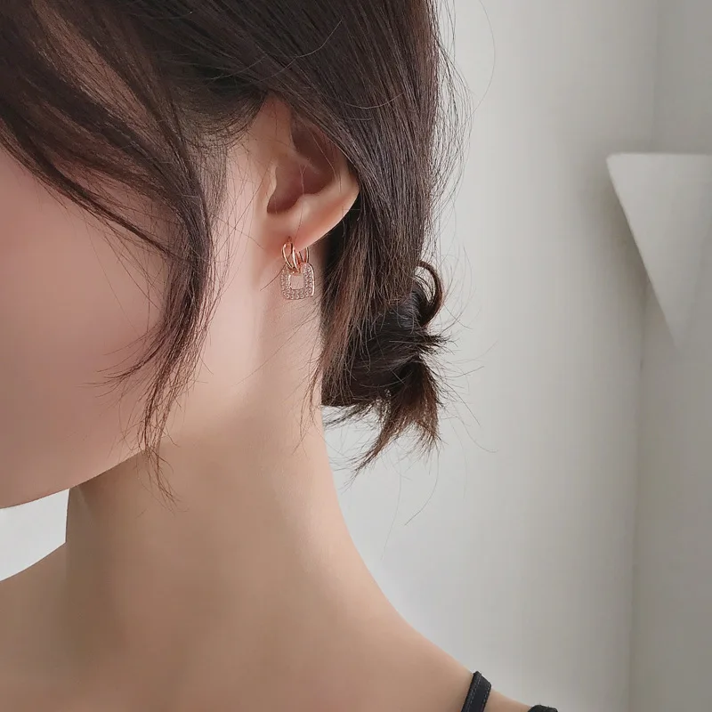 Женские серьги-кольца из серебра 925 пробы с квадратным Цирконом