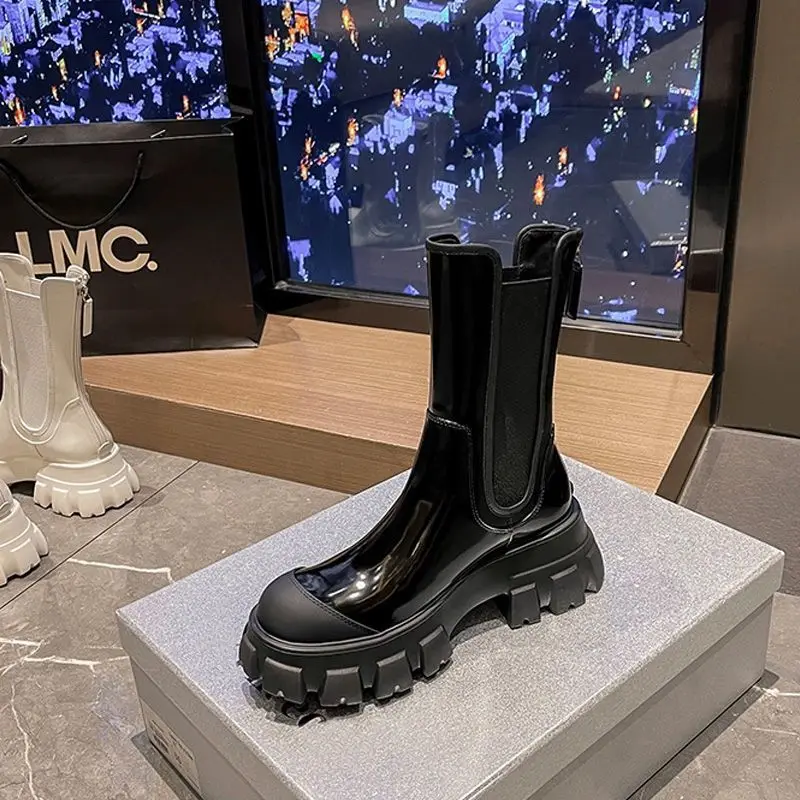 

Women's Martens Boots PU Leather White Ankle Boots Autumn Winter Motorcycle Boots Fashion Female Chunky Heel Platform Boots