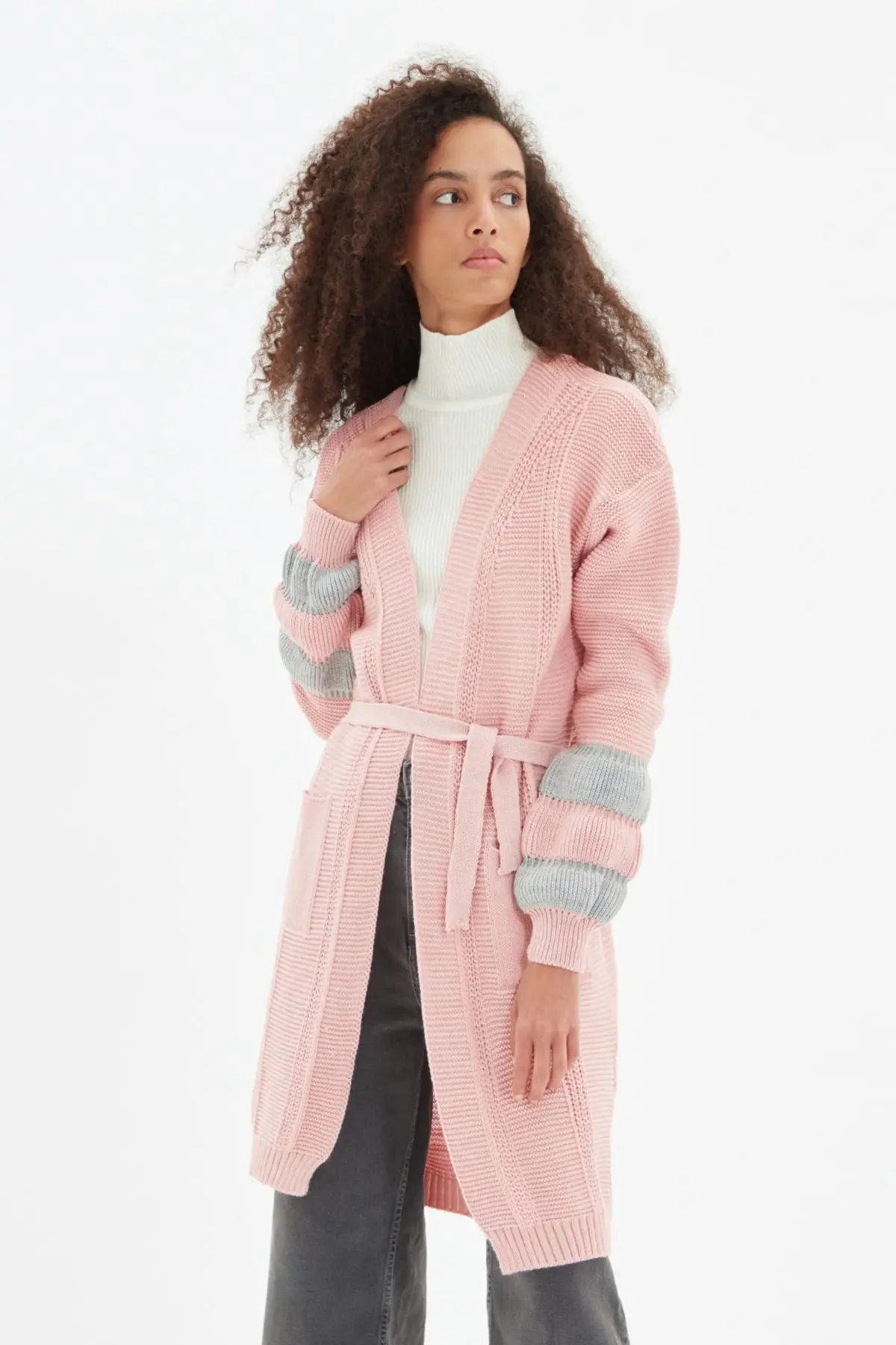 

Trendyol Sleeve Detail Knitwear Cardigan TWOAW22HI1151