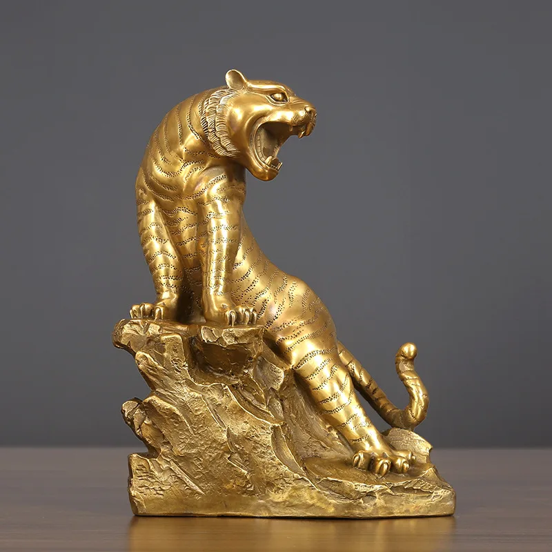 

Brass Tiger Ornament Copper tiger up the Mountain Tigers are Strong Zodiac Tiger Jewelry Office furnishings Business Gift