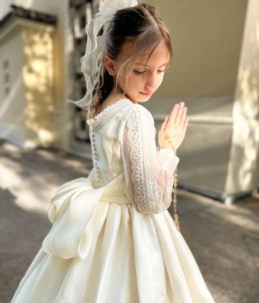 

First Communion Dress Made with Satin Flower Girl Dress Long Sleeves with Vintage-like Laces Bow and Covered Buttons for Closure