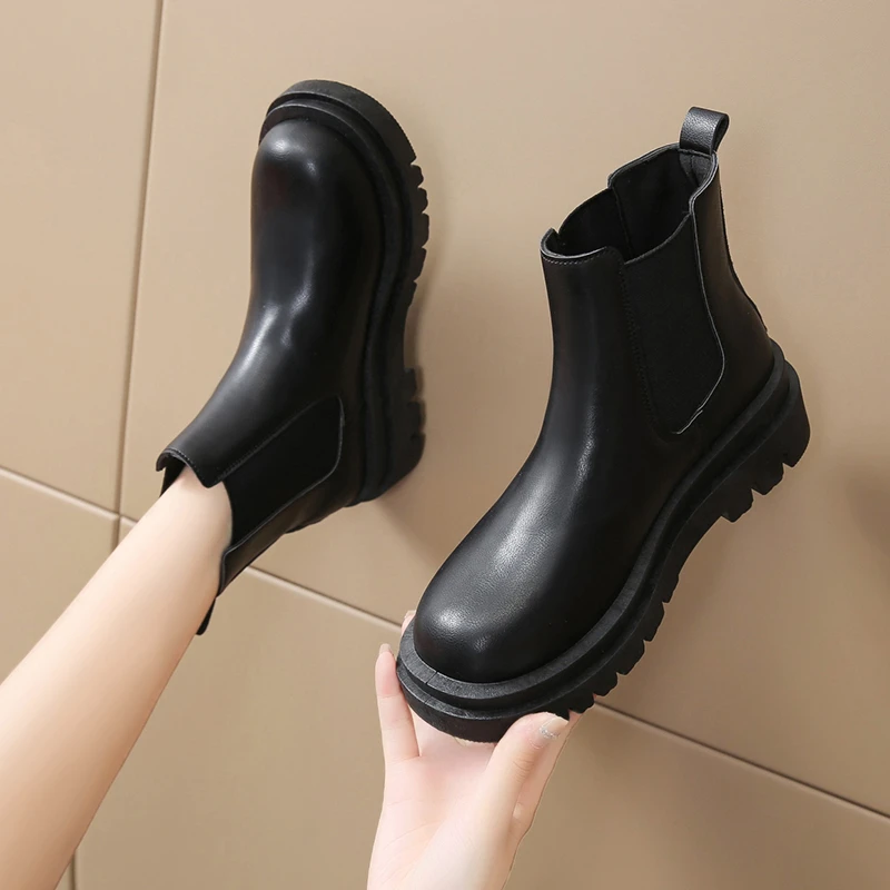 

2022 Autumn Black Boots Platform Shoes Fashion Ankle Boots Winter Slip on Platform Boots Shoes for Women