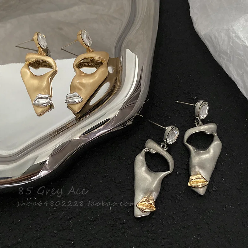

Face Mask Earrings Exaggerated Personalized Cold Style High Sense Special-Interest Design New Trendy Cool Eardrop Earring