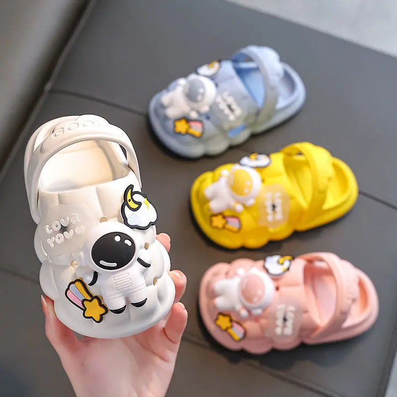 

2022 Baby Cartoon Astronaut Beach Sandals for Girls DIY Space Elements Children Clogs Garden Shoes for Boys Parent-child shoes