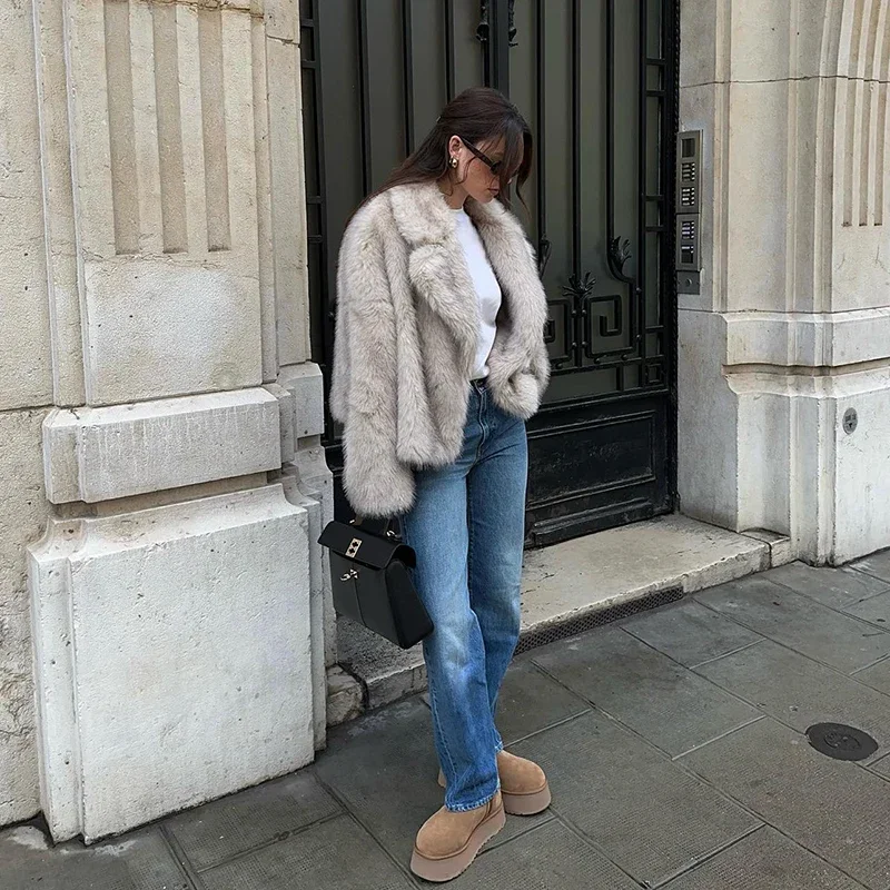 Женская куртка из искусственного меха