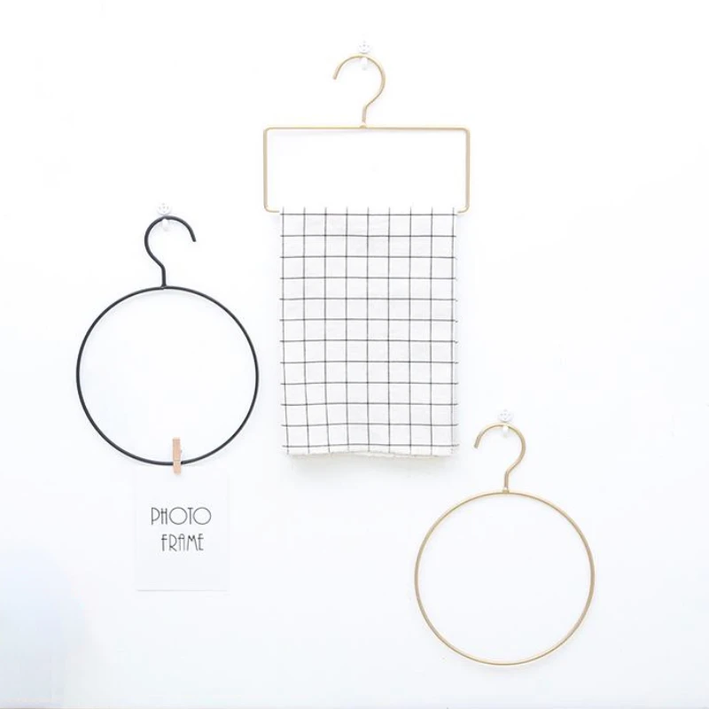 

Wall-mounted Simple Household Towel Rack Creative Bathroom Decoration Arrangement