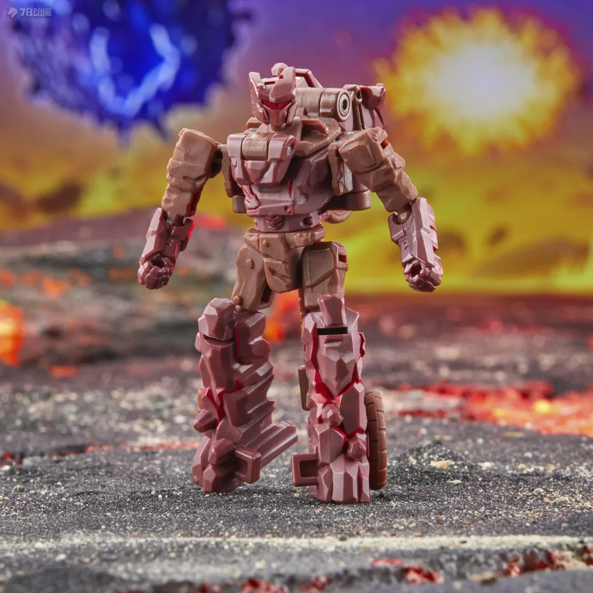 В наличии HASBRO Трансформеры Legacy United Core Class Infernac Universe Bouldercrash Фигурка Коллекция