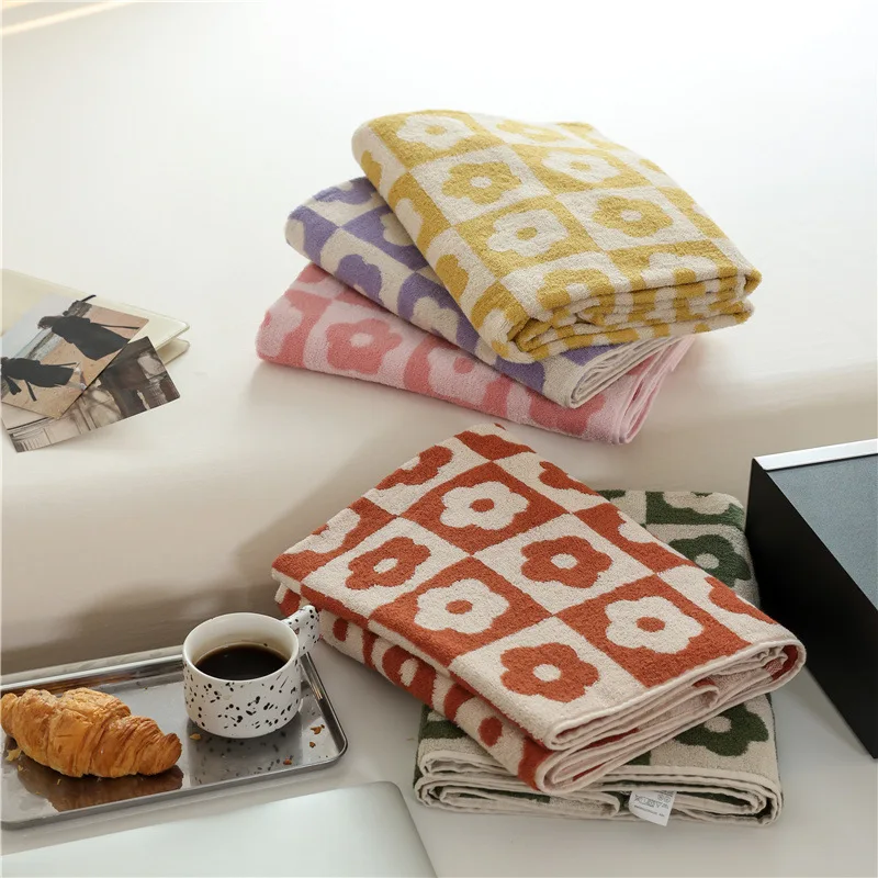 

Retro Checkered Flowers Cotton Household Towel Yarn-DyedSoft Absorbent Face Towel Adult Bathroom Towels 70*140cm