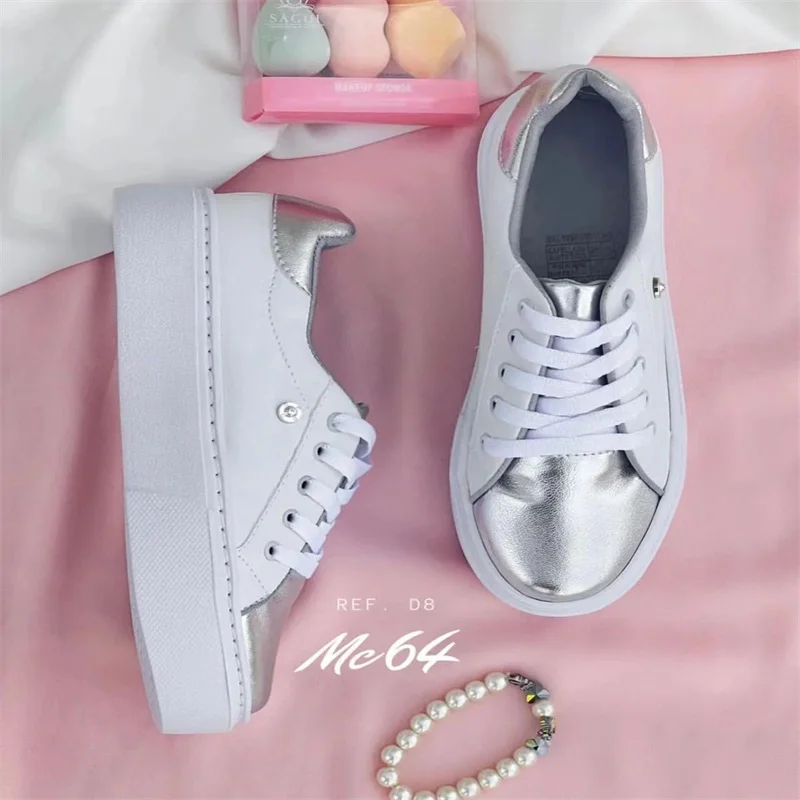 White Thick-soled Sneakers 2023 New Lace-up Breathable Rivets Leather Vulcanized Shoes Casual All-match Tennis Running Sneakers