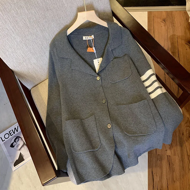 Four-bar college style suit collar 