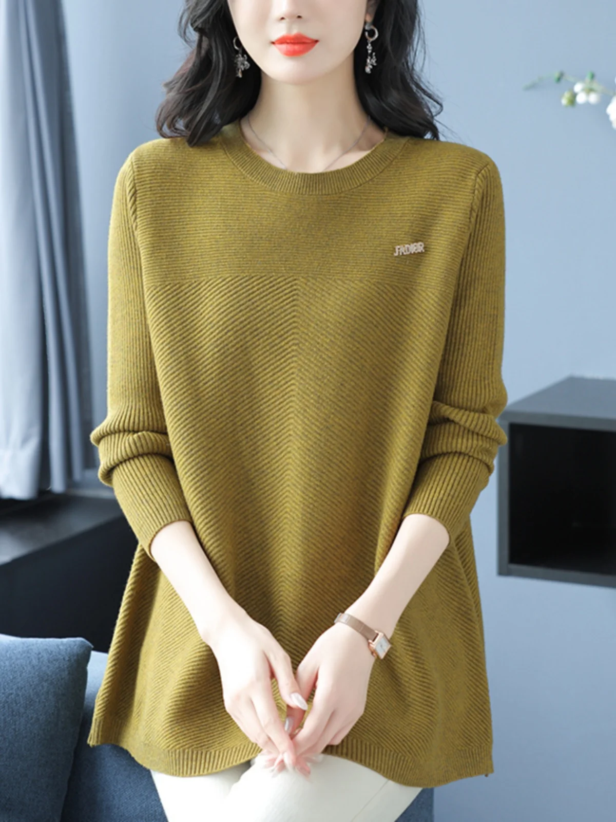 Женское платье среднего возраста вязаное на осень и зиму новинка 2024 свободный