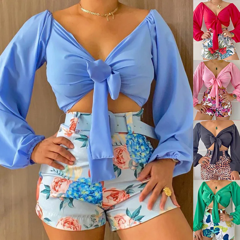 

Spring/Summer 2023 Women's New Sexy Open Umbilical Lace up V-neck Printed Shorts Set Two Piece Set