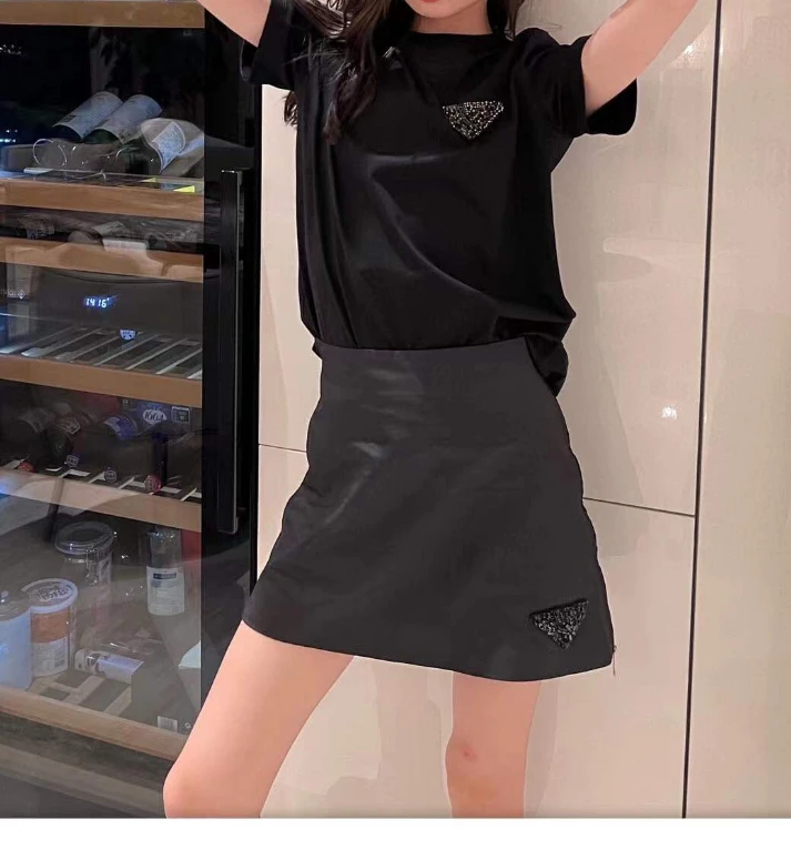 

2022 Fashion Classic Early Spring New Double Zipper Waterproof and Environment-friendly Recycled Nylon Fabric Short Skirt