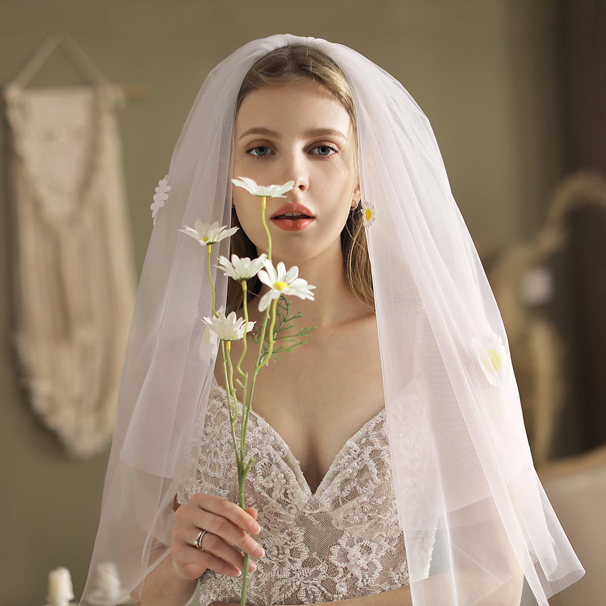 

V808 Fresh Wedding Bridal Elow Veil Plain Tulle Two-Layer Daisy Appliqued Short White Brides Veil Women Marriage Accessories