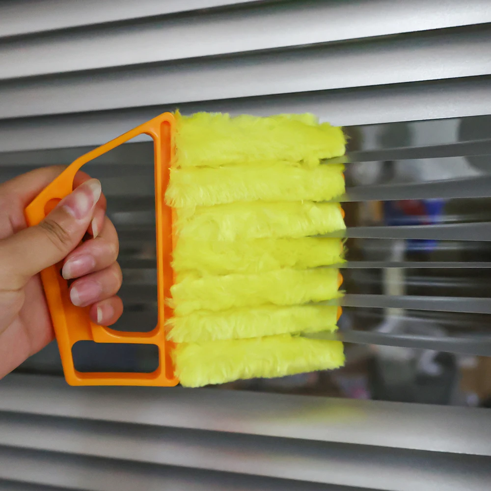 

Щетка для очистки автомобиля от пыли