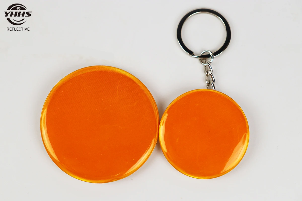 

Светоотражающий брелок и значок YHHS-111