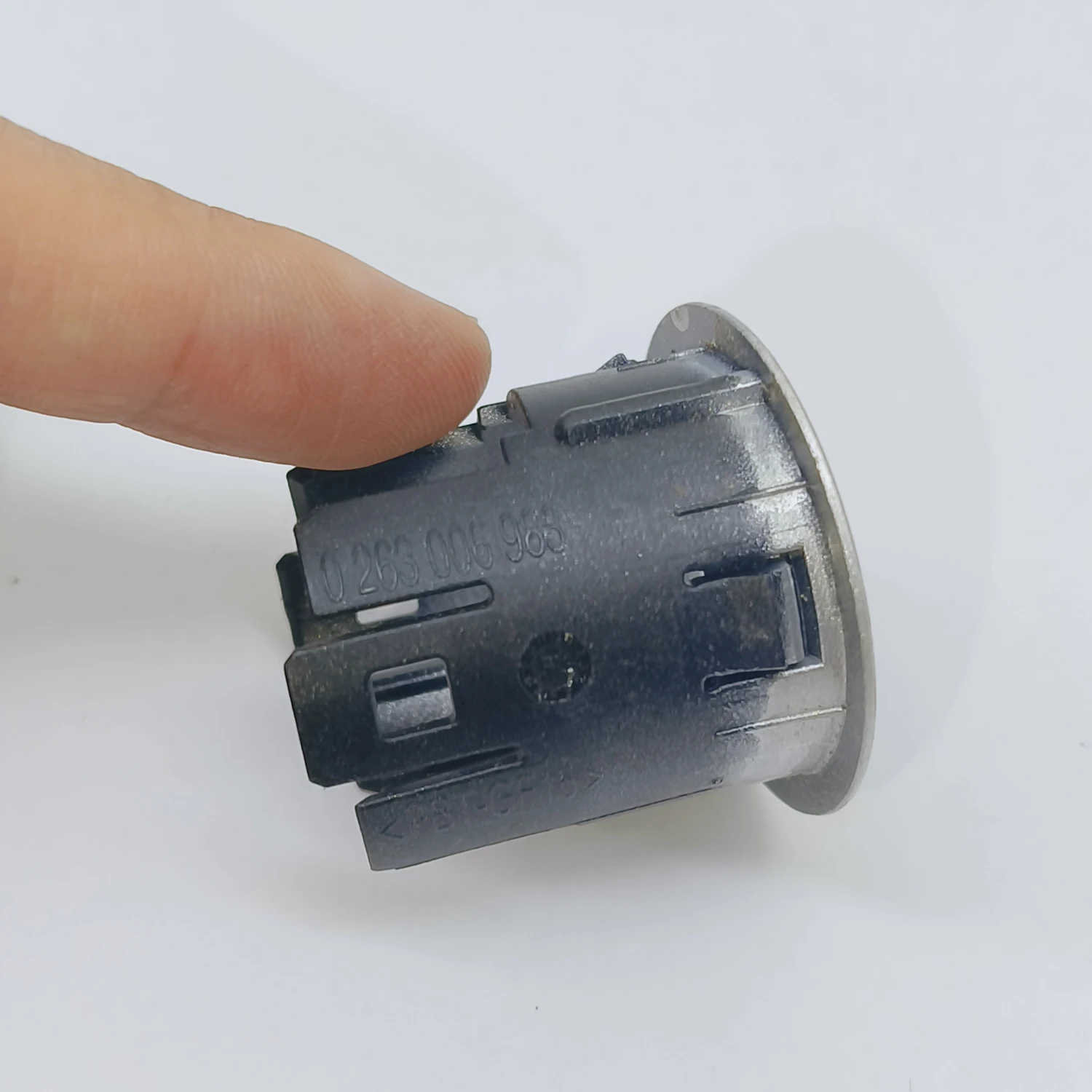 Цвет серебристый кронштейн держателя датчика парковки PDC CV1T-15K872-BCW для Ford