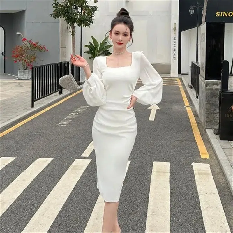 

Женское плиссированное платье средней длины, белое платье с квадратным вырезом и рукавами-фонариками, лето 2023