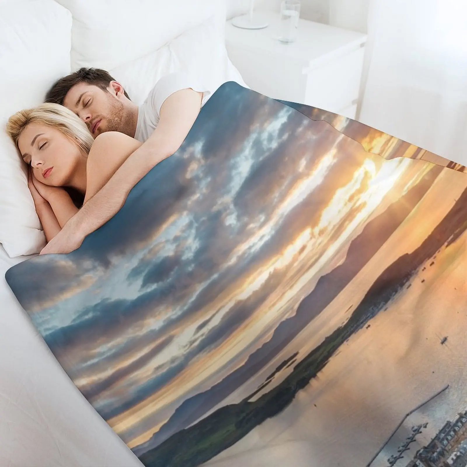 Закат более красивый Обан Шотландия - шотландский пейзаж фотографии пледы