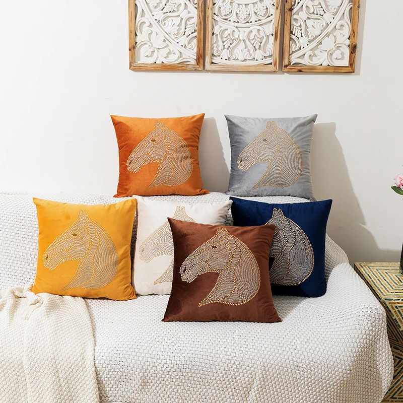 

Наволочка однотонная со стразами, 1 шт.