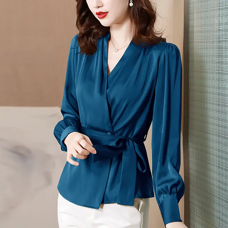 Женская однотонная блузка на пуговицах с длинным рукавом и V-образным вырезом