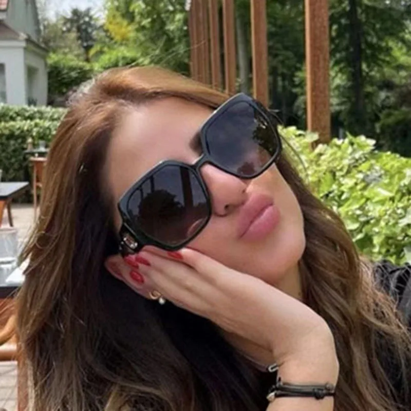 

Женские солнцезащитные очки большого размера Feishini, квадратные модные брендовые очки с плоским верхом и градиентом, UV400