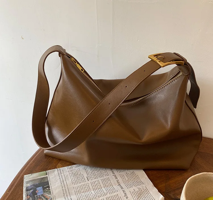 

Large Capacity Soft Collapse Minimalist Style Shoulder Bag Travel Bag Upper-class People Todd Cross-body Bag Organizer