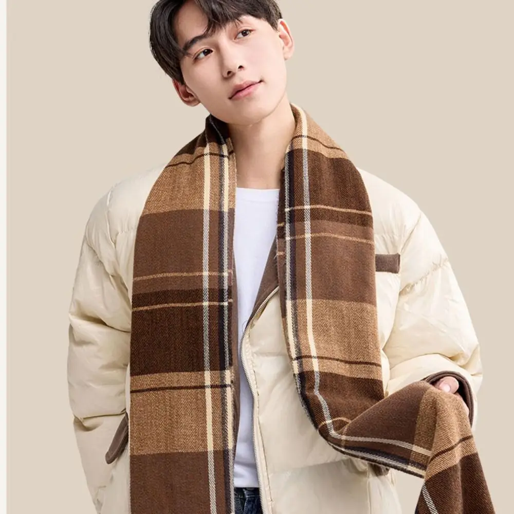 Классический клетчатый шерстяной шарф с кисточками в стиле ретро зеленая