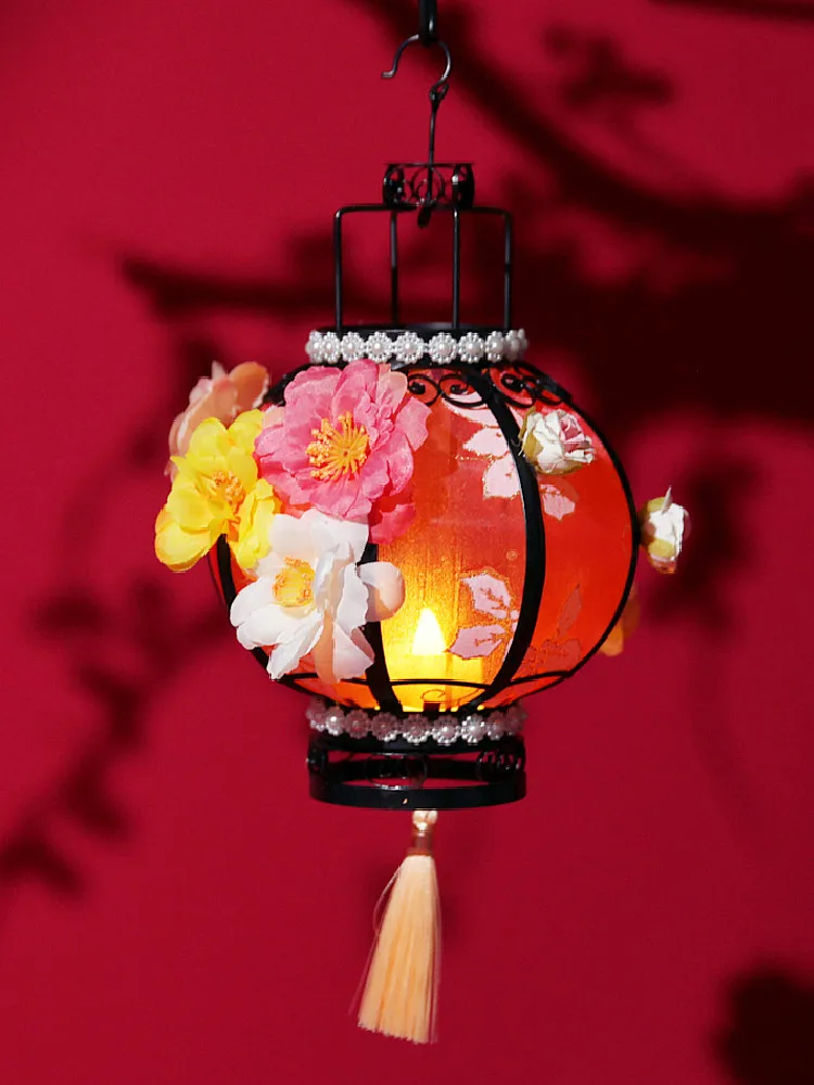 Портативный фонарь из металла и пластика в ретро стиле круглый ручной работы