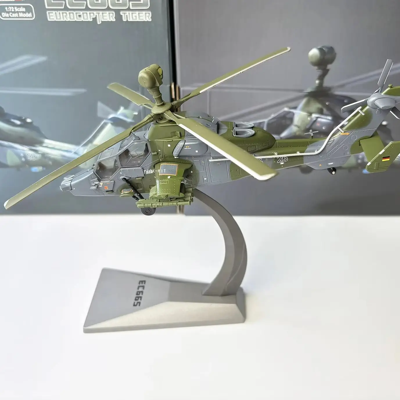 Фото Масштабная модель 1/72 Eurocopter EC665 Tiger UHT: готовая коллекционная модель военного вертолета, подарок, украшение №2
