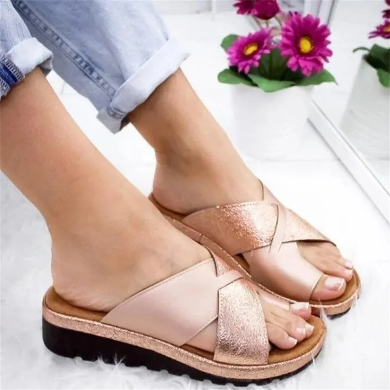

Slippers Women's Summer European And American Style Sandals Large Flat Toe Sandals With Raised Middle Heels Women's Beach Shoes