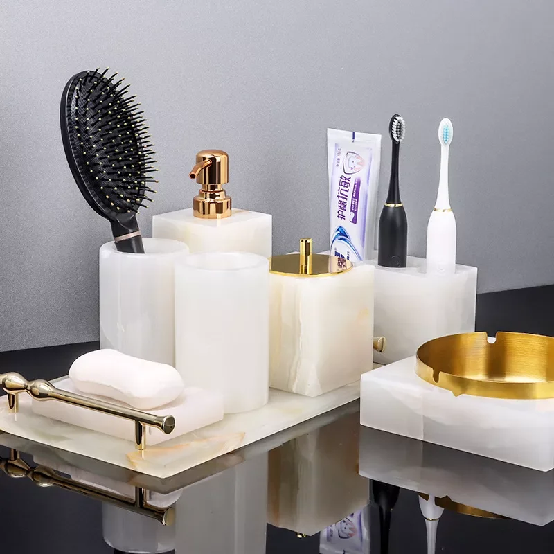 

Набор из белого оникса и натурального мрамора для ванной комнаты, диспенсер для мыла, держатель для зубных щеток, пепельница, бутылка для ар...