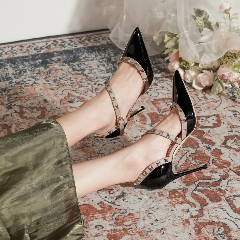 2023 Summer New High Quality Women's High Heels Classic Fashion Pointed Pumps Comfortable Office Shoes Riveted Women's Sandals