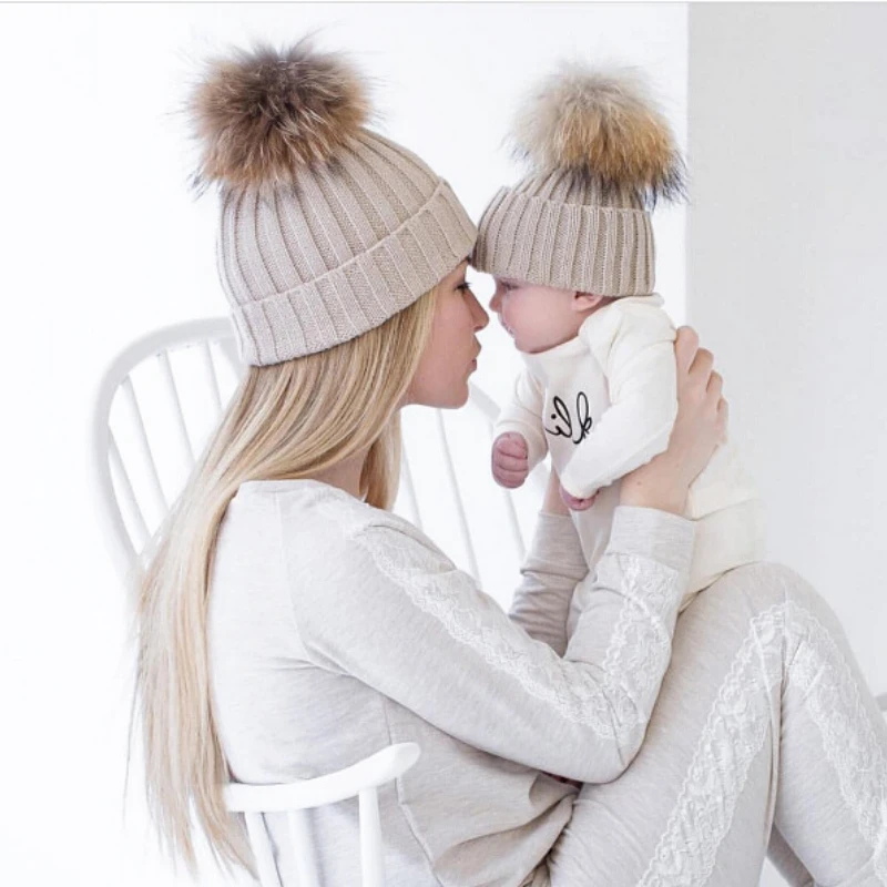 

2Pcs/Set Mother Kid Baby Child Warm Winter Knit Beanie Fur Pom Hat Crochet Ski Cap Soft Solid Hat Cute Famliy Matching Hats