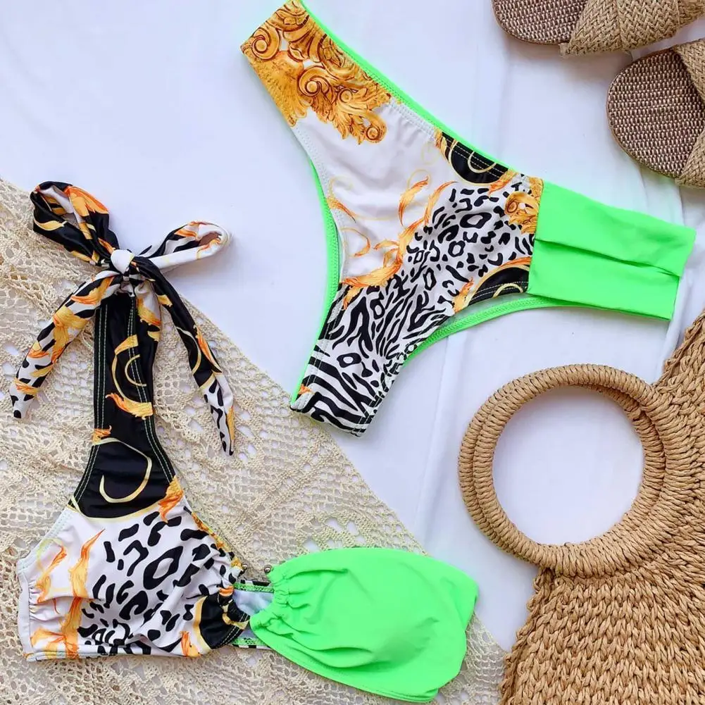 

Женский купальник в стиле пэчворк, с металлической пряжкой