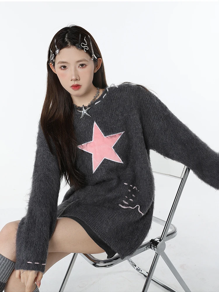 

Женский трикотажный свитер с длинным рукавом, круглым вырезом и принтом звезд