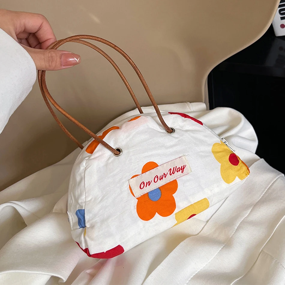 

Маленькая милая женская сумка, новая нейлоновая женская сумка с принтом и короткой ручкой, зима 2022, роскошный брендовый дизайнерский женски...