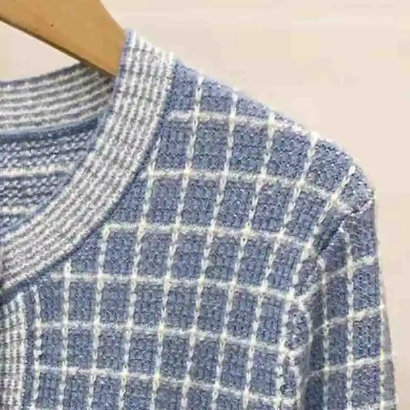 

2023 Autumn and Winter New Women Sequined Round Neck Plaid Long-sleeved Knitted Cardigan Jacket